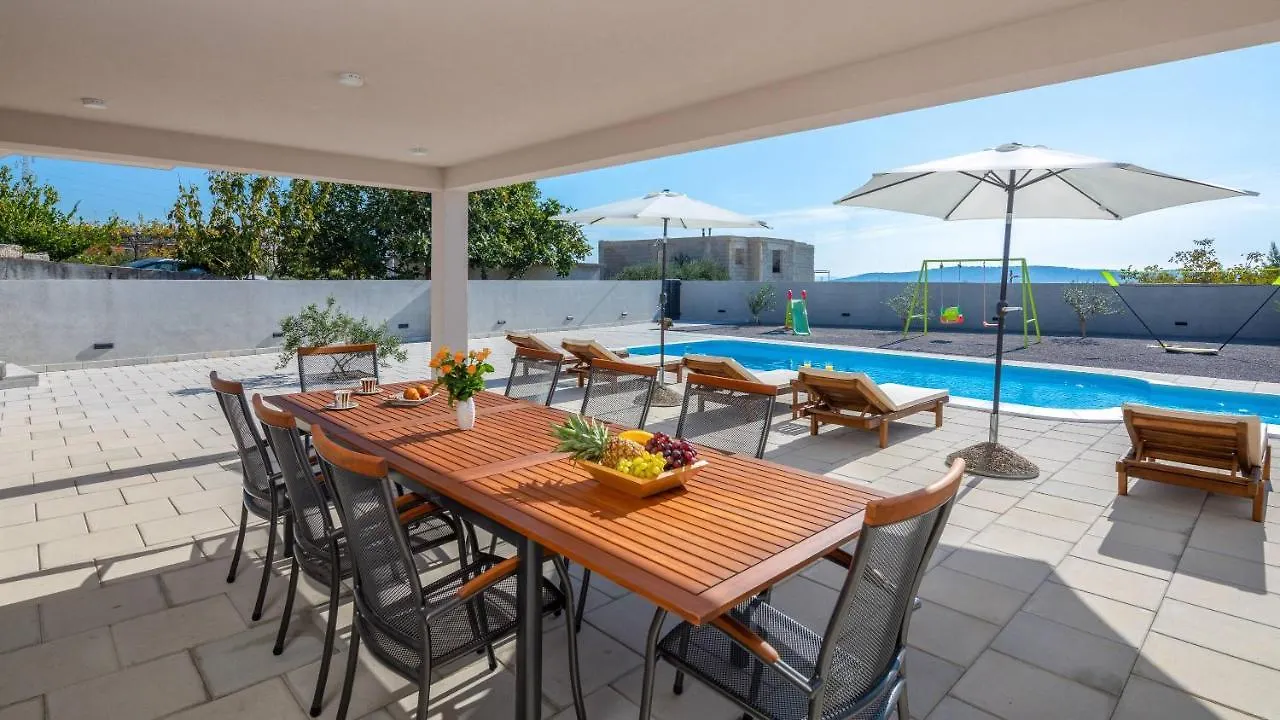Vila Petra Divine S Grijanim Bazenom Villa Kastela
